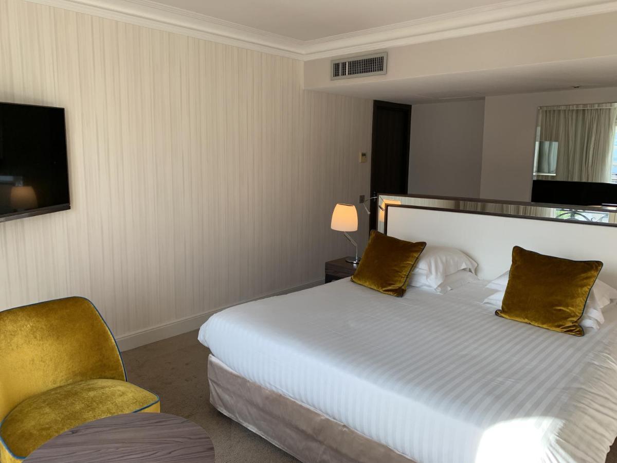 Suite Junior con vistas al jardín