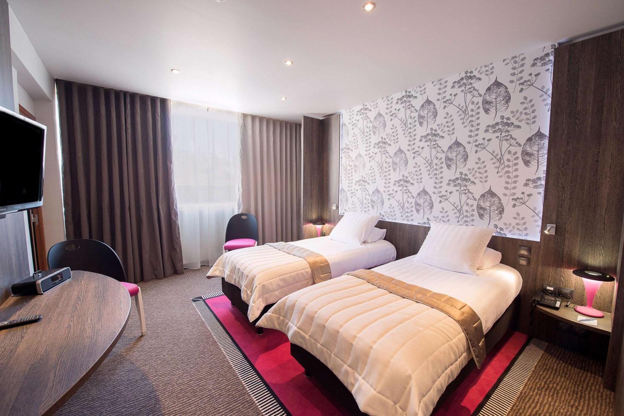Executive Family Room with Twin Beds,278651537:JPEG