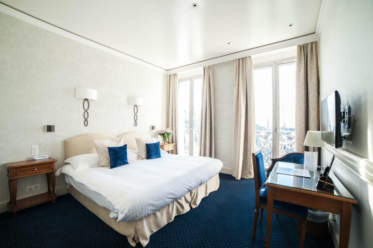 Superior Double or Twin Room Sea View