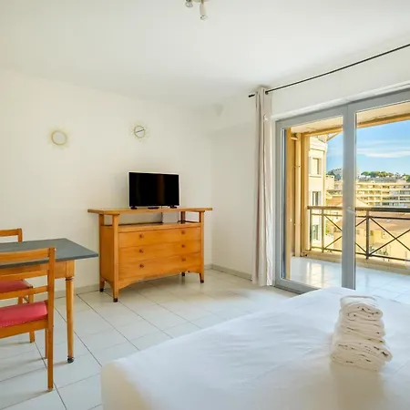 Residhotel Villa Maupassant-3